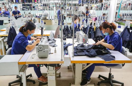 科技賦能打造智能工廠,將 私人定制 服裝搬上現代流水線