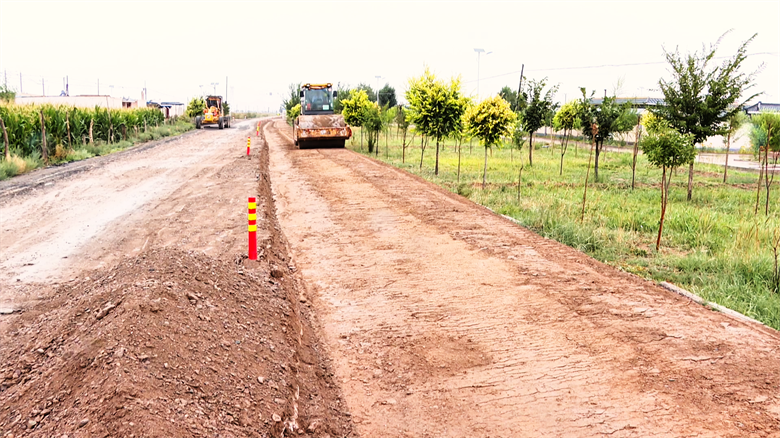 深化“三抓三促”行動 高臺縣建好“四好農村路”，鋪筑鄉村振興幸?！翱燔嚨馈? class=
